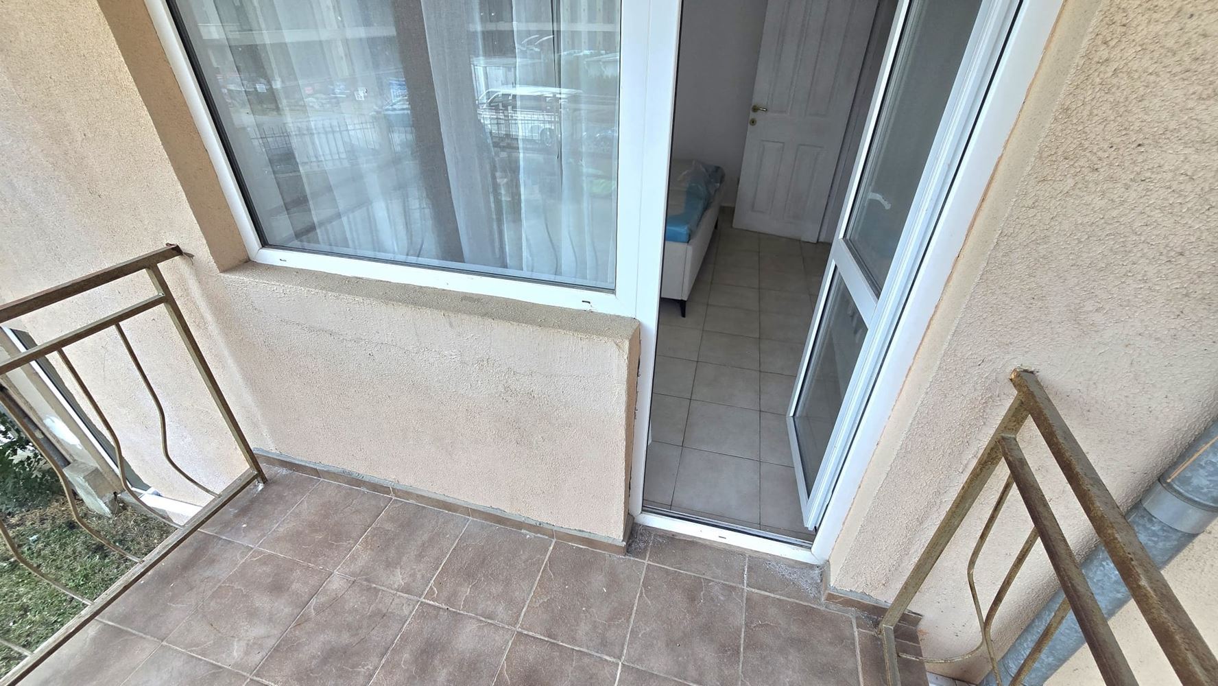 Three-room apartment with southern exposure and pool view in Sunny Beach