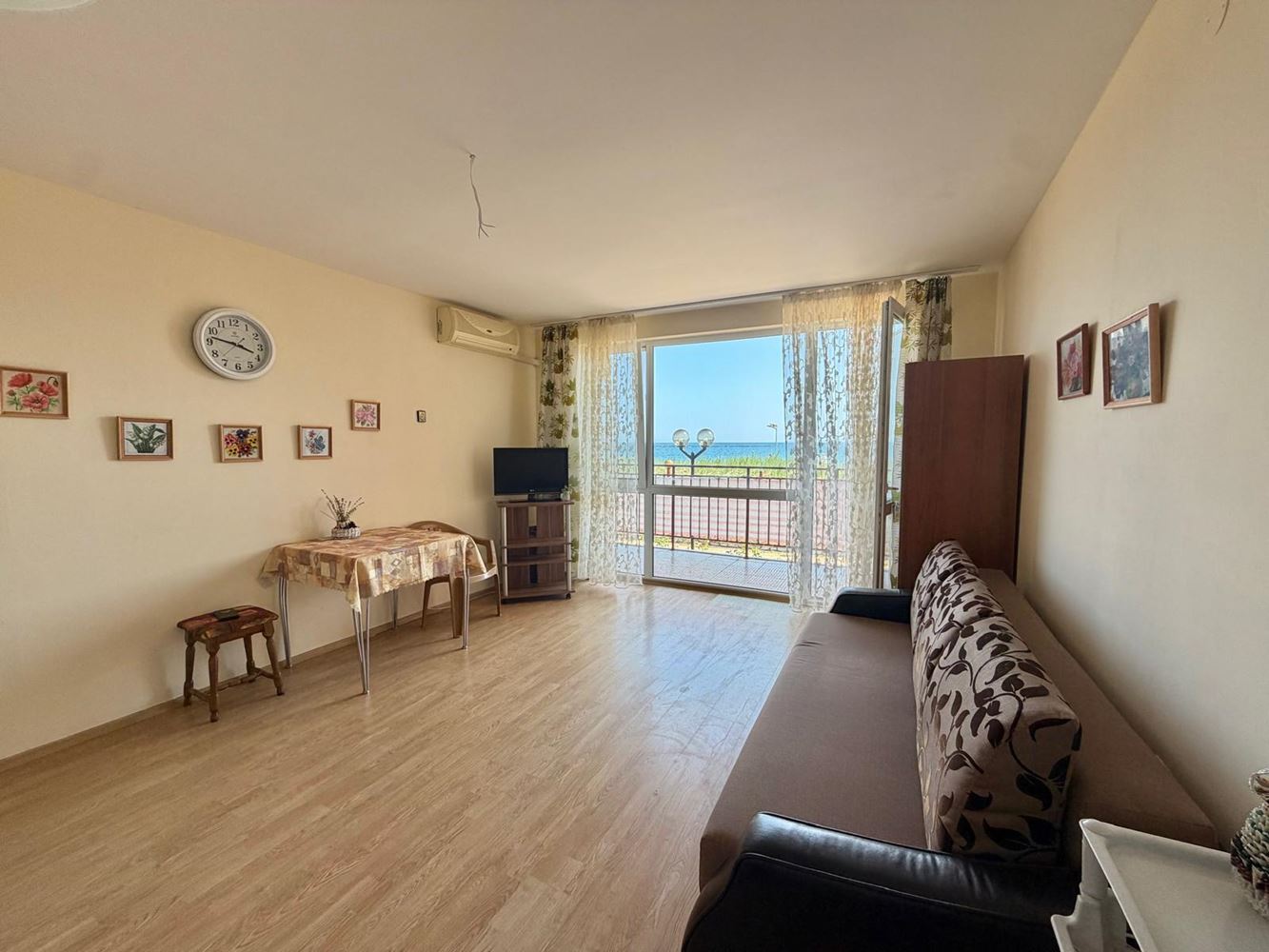 Furnished Studio with Panoramic Sea View in Ravda, Just 50 Meters from the Sea
