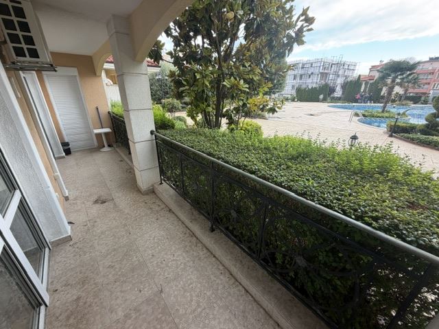 Spacious Three-Bedroom Apartment Close to the Sea with Excellent Complex Facilities