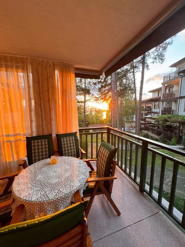 Three-room apartment with sea view surrounded by pine trees – luxury and tranquillity on the first line in Sozopol