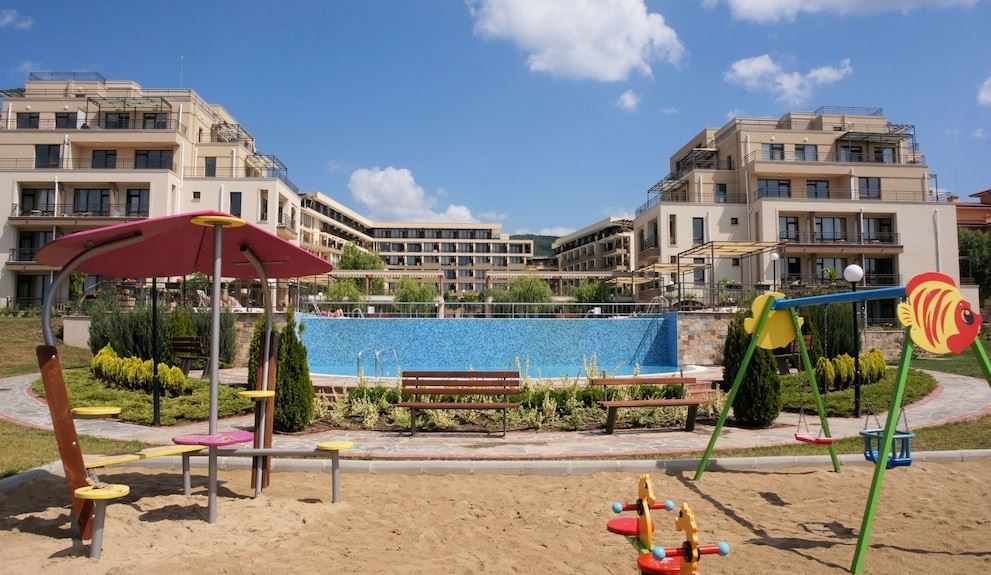 Apartment in Sveti Vlas 300 m from the Beach – Excellent Location, Luxury Complex with Mediterranean Atmosphere