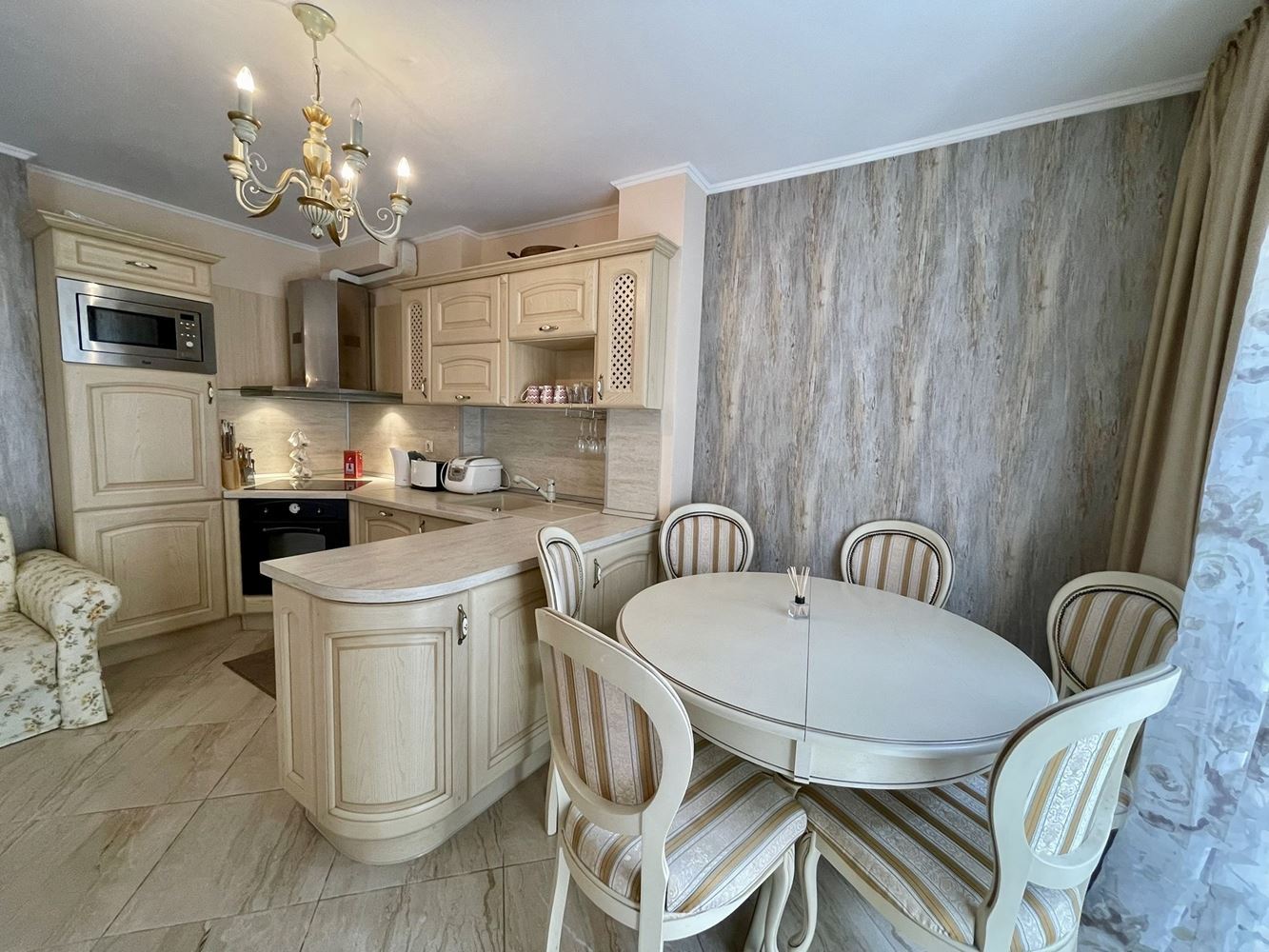 Luxury Maisonette with Garden in an Elite Complex – Comfort and Relaxation Near the Sea