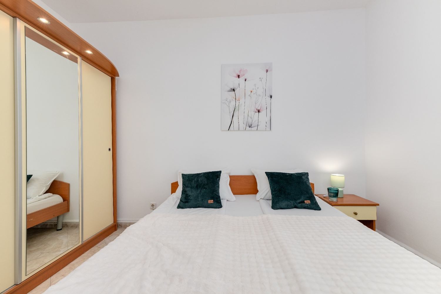 Spacious Apartment with Pool View in Sunny Beach – An Excellent Choice for Holidays and Investment