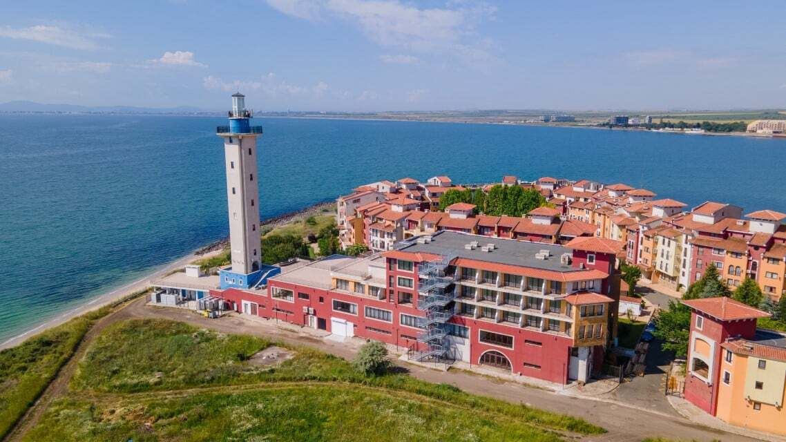 First line in Aheloy – one-bedroom apartment with panoramic sea view, private garden and excellent amenities