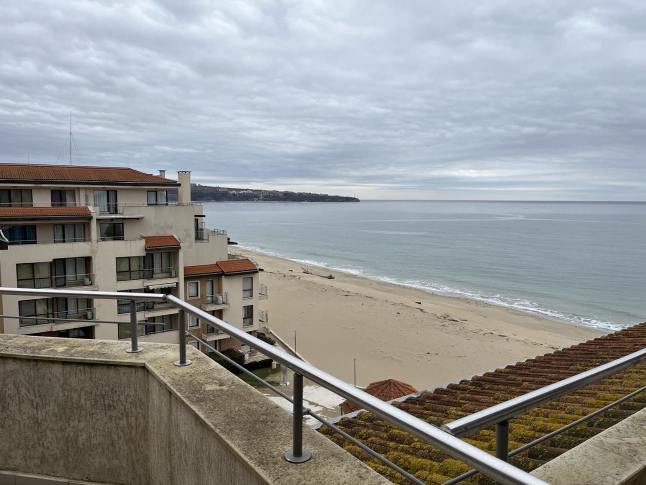 Obzor – furnished one-bedroom apartment on the first line with panoramic sea view