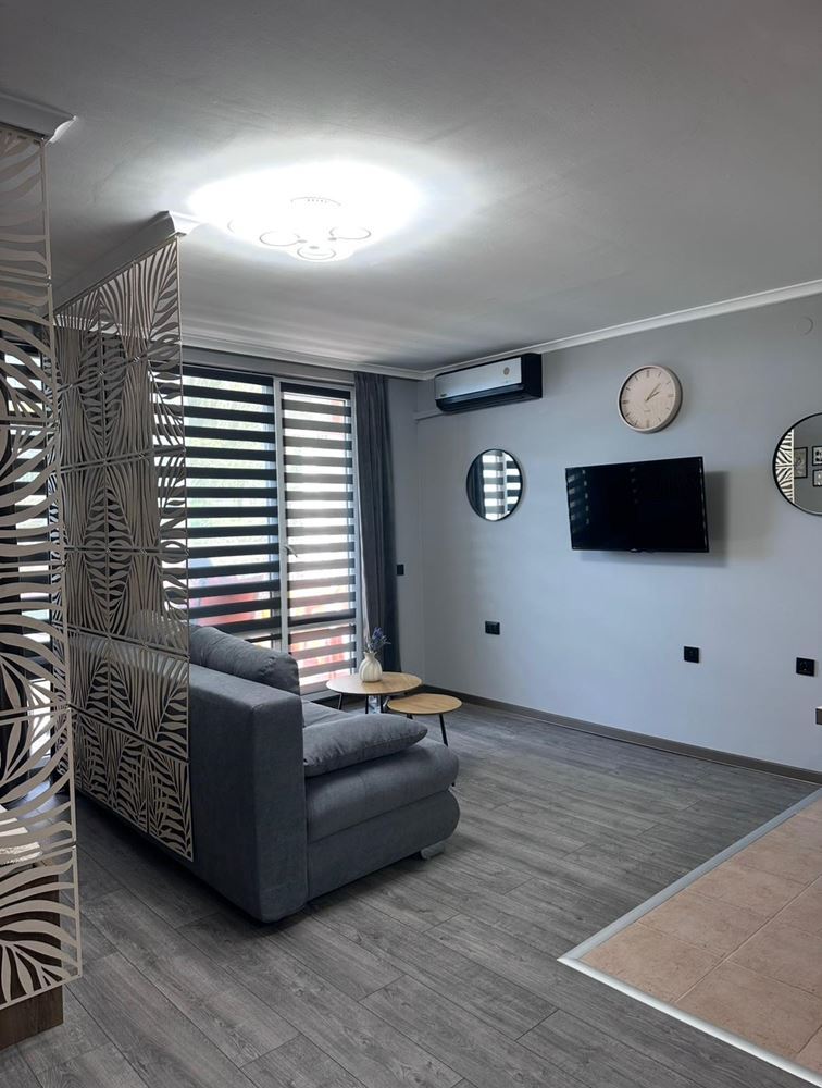 One-bedroom apartment with partial sea view in St. Vlas – furnished, renovated, in a luxury gated complex