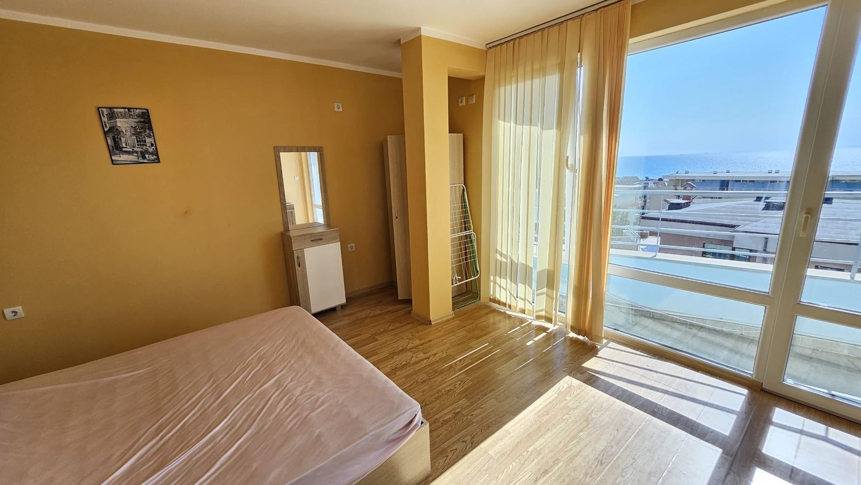One-Bedroom Apartment with Panoramic Sea Views in Sveti Vlas