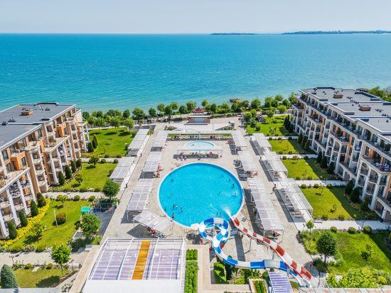 First-line studio with sea view in a luxury complex – fully furnished and ready to use